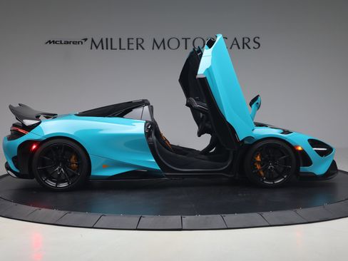 Used 2022 McLaren 765LT RWD image 19