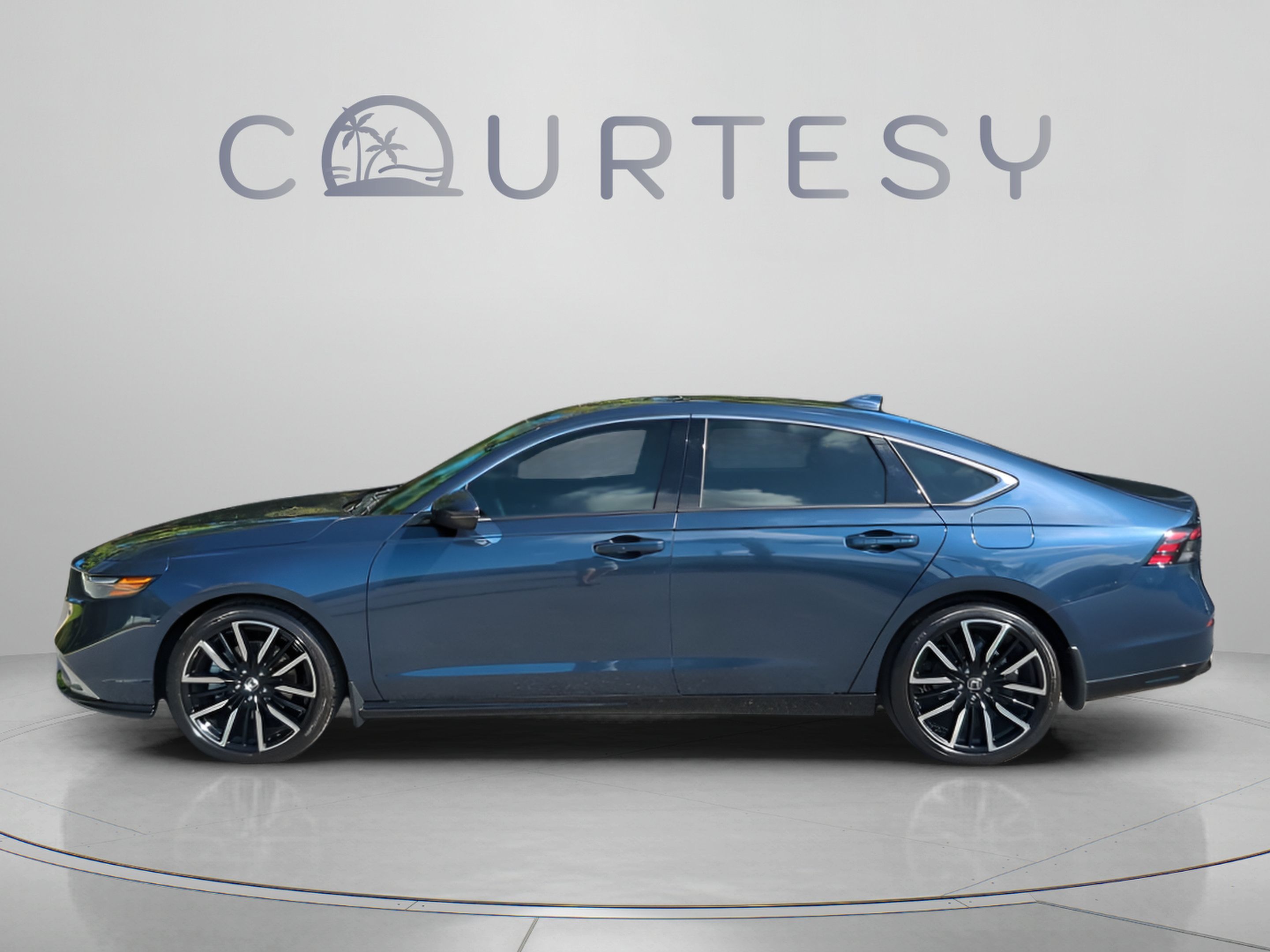 Used 2026 Honda Accord Touring image 4