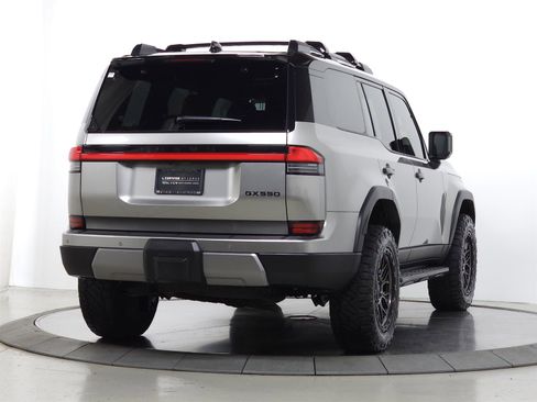 Used 2025 Lexus GX 550 AWD/4WD image 11
