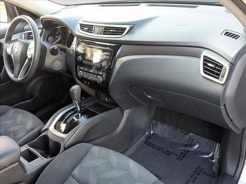 Used 2015 Nissan Rogue SV FWD image 19