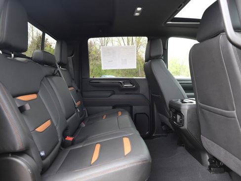 Used 2025 GMC Sierra 3500 AT4 w/ AT4 Premium Plus Package AWD/4WD image 12
