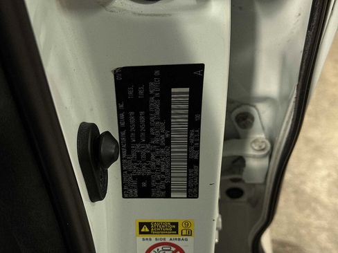 Used 2017 Toyota Highlander XLE w/ Protection Package #3 image 14