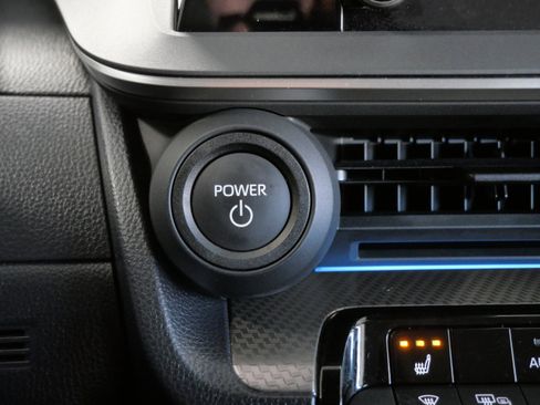 Used 2024 Toyota Prius XLE image 29