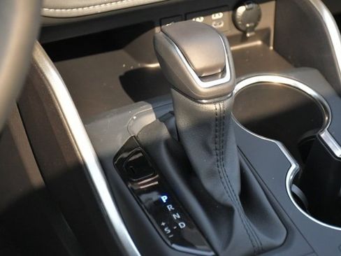 Used 2025 Toyota Highlander XLE image 16