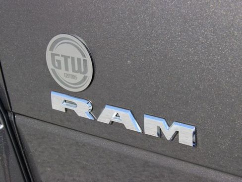 Used 2024 RAM 2500 Big Horn w/ Sport Appearance Package image 19
