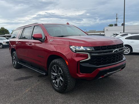 Used 2021 Chevrolet Suburban Z71 AWD/4WD image 3
