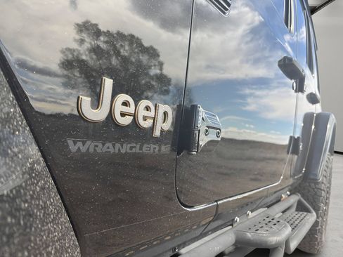 Used 2023 Jeep Wrangler Unlimited Rubicon 392 AWD/4WD image 30
