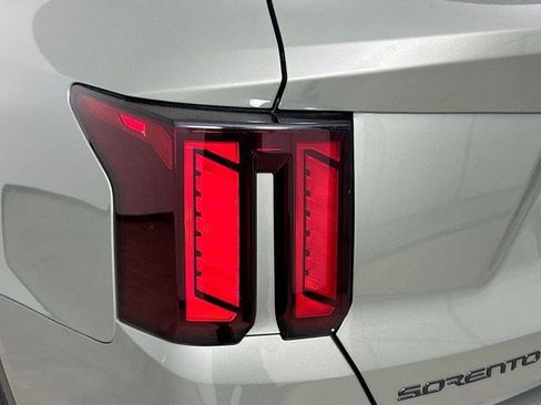 Used 2025 Kia Sorento X-Line EX AWD/4WD image 13