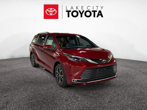 New 2026 Toyota Sienna Platinum image 7