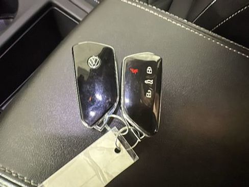 Used 2024 Volkswagen Atlas SE AWD/4WD image 21