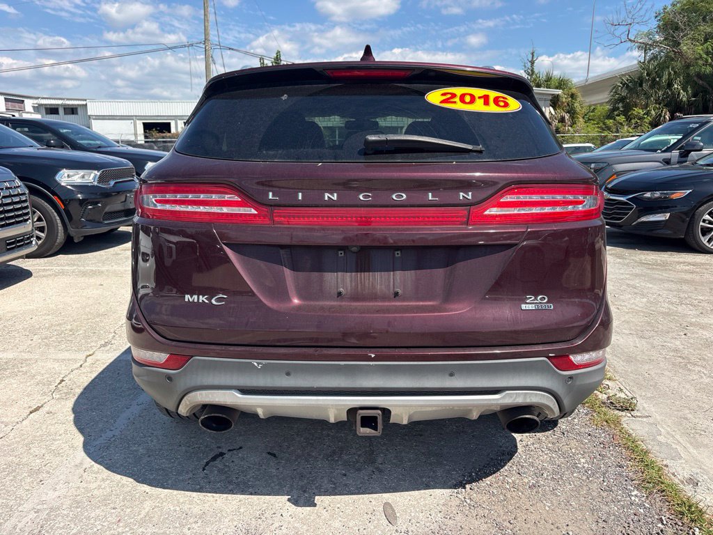 Used 2016 Lincoln MKC Reserve w/ Lincoln MKC Climate Package FWD image 4