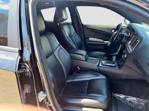 Used 2022 Dodge Charger SXT w/ Leather Interior Group RWD image 27