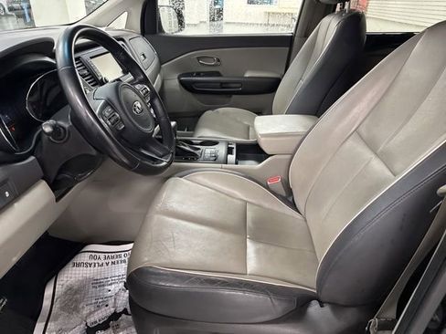Used 2018 Kia Sedona LX w/ LX Essentials Premium Package image 29