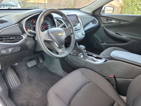 Used 2025 Chevrolet Malibu RS FWD image 11