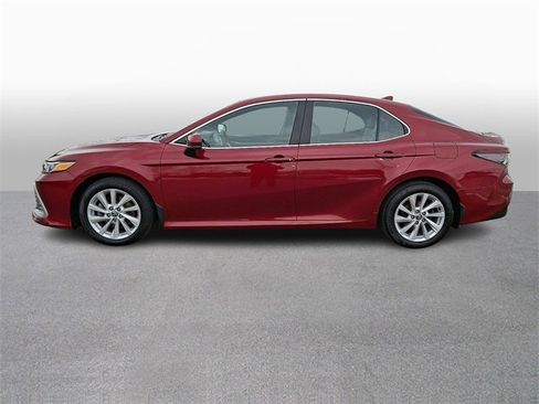 Certified 2021 Toyota Camry LE image 7