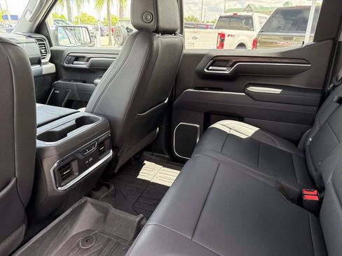 Used 2025 GMC Sierra 1500 SLT w/ SLT Premium Plus Package AWD/4WD image 15