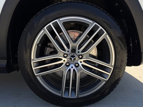 Used 2025 Mercedes-Benz GLS 450 4MATIC image 57