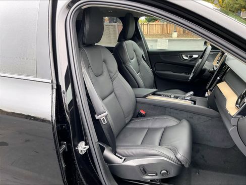 New 2026 Volvo XC60 B5 Ultra w/ Climate Package AWD/4WD image 31