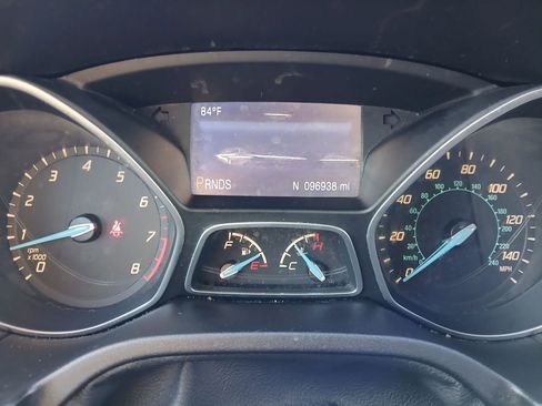 Used 2014 Ford Focus SE w/ Equipment Group 201A FWD image 9