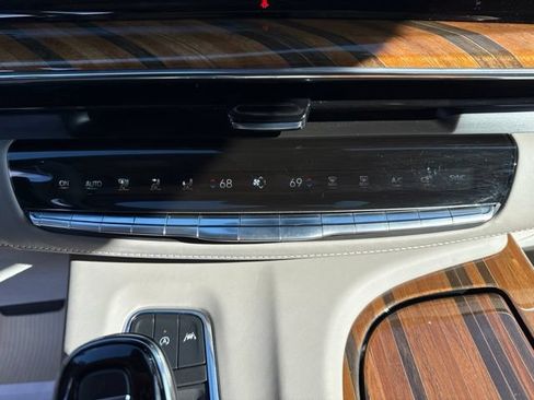 Certified 2024 Cadillac Escalade Sport Platinum w/ LPO, ONYX Package AWD/4WD image 17