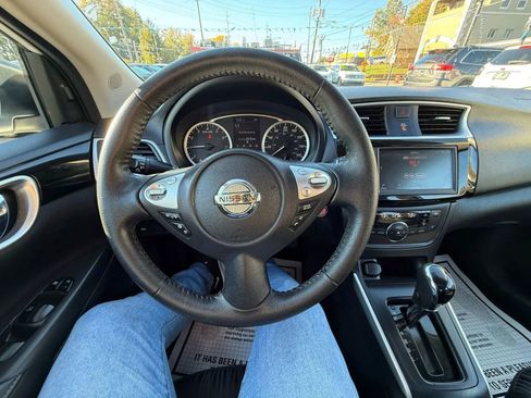 Used 2019 Nissan Sentra SV w/ Special Edition Package image 39