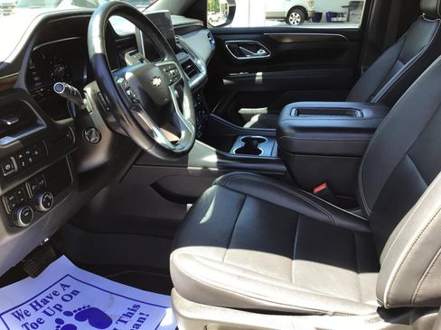 Used 2023 Chevrolet Tahoe Premier AWD/4WD image 3