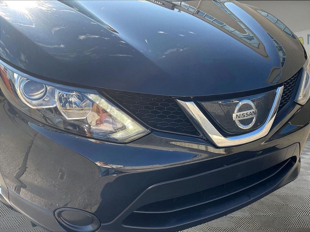 Used 2019 Nissan Rogue Sport S w/ Appearance Package AWD/4WD image 30