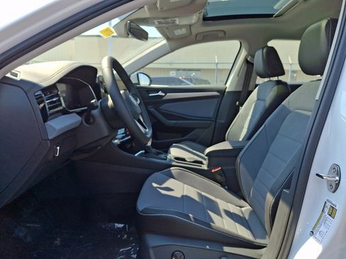 New 2026 Volkswagen Jetta SE FWD image 9