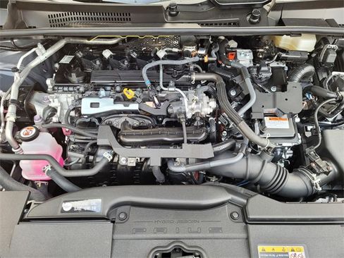 Used 2025 Toyota Prius LE image 20