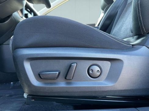 Used 2025 Nissan Rogue SV AWD/4WD image 13