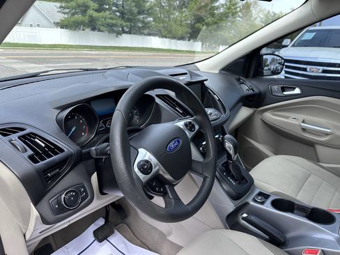 Used 2015 Ford Escape SE w/ Equipment Group 201A image 22