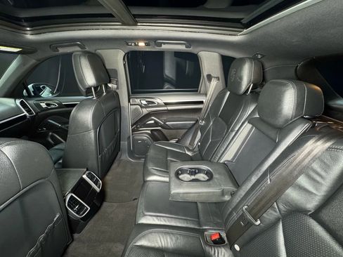 Used 2014 Porsche Cayenne image 27