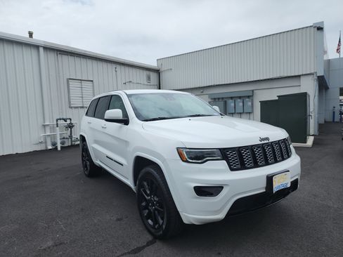 Used 2022 Jeep Grand Cherokee Laredo X AWD/4WD image 7