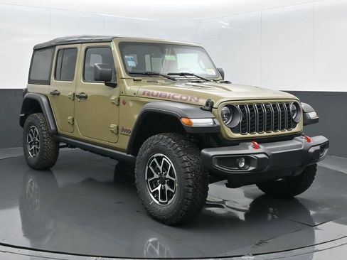 Certified 2025 Jeep Wrangler Unlimited Rubicon w/ Technology Group image 1