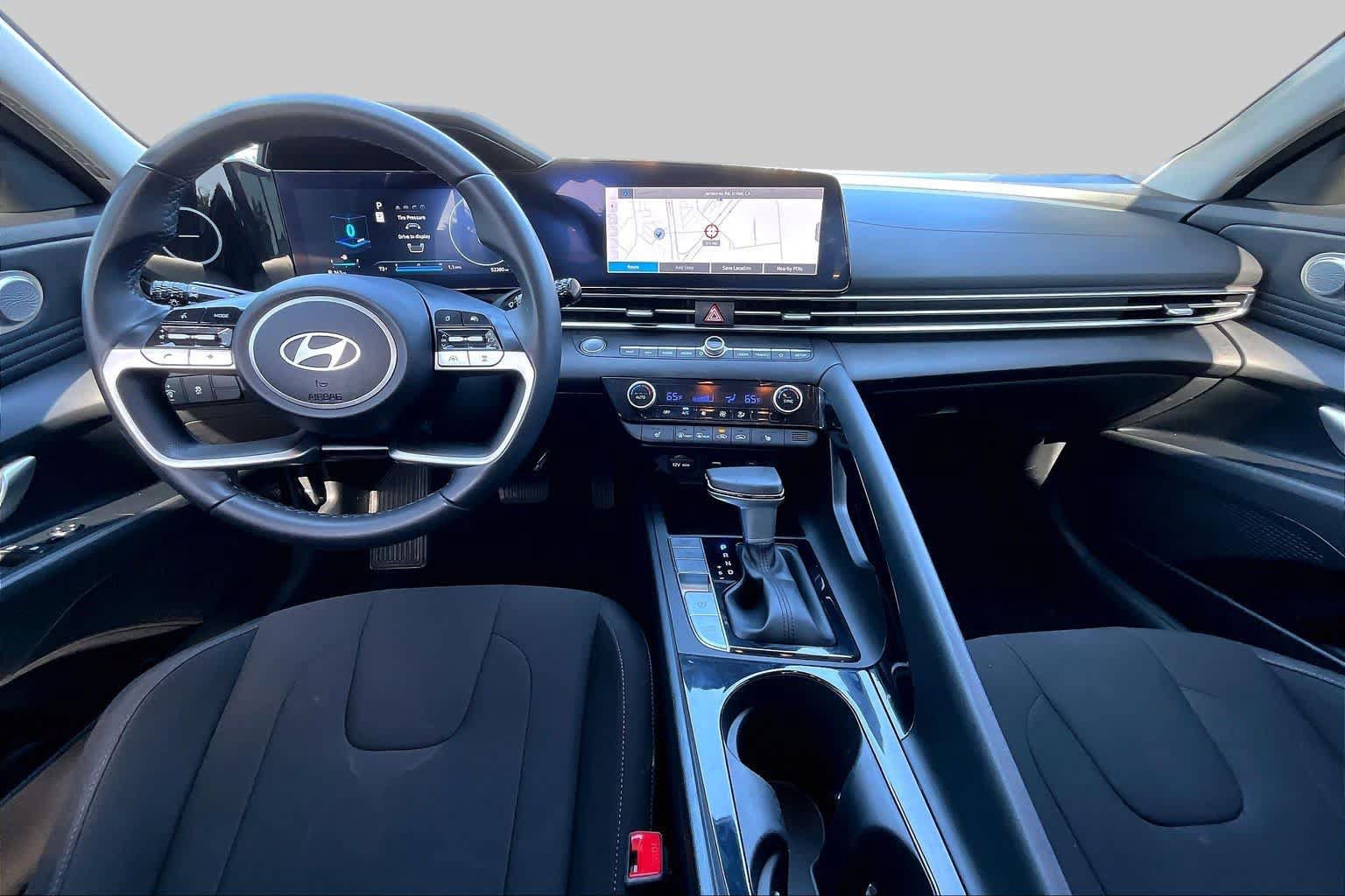 Used 2024 Hyundai Elantra SEL w/ Convenience Package FWD image 14