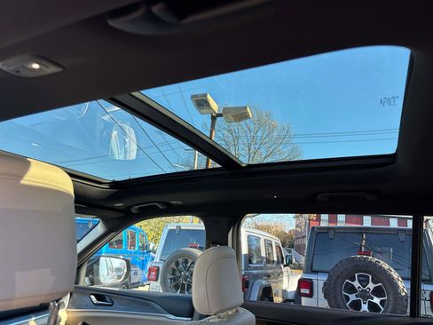 Certified 2025 Jeep Grand Cherokee L Limited image 9