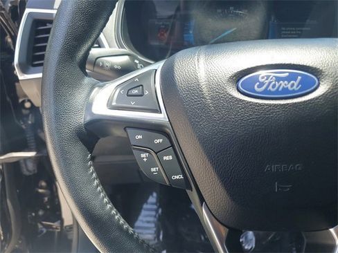 Used 2022 Ford Edge Titanium image 23