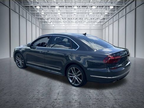 Used 2017 Volkswagen Passat 1.8T R-Line w/ R-Line Lighting Package FWD image 5