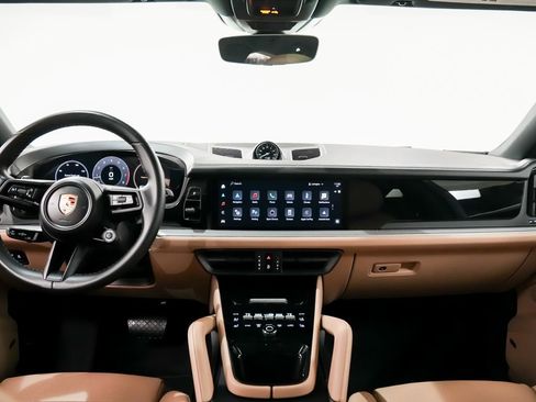 Certified 2024 Porsche Cayenne Coupe AWD/4WD image 21
