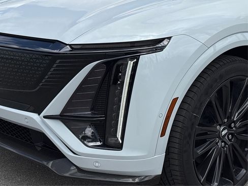 New 2026 Cadillac Lyriq V image 14