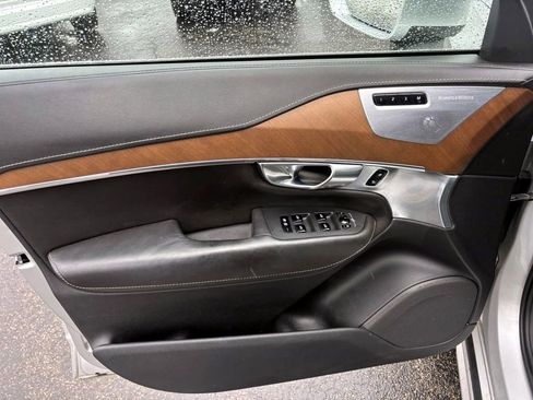 Used 2017 Volvo XC90 T6 Inscription w/ Vision Package image 11