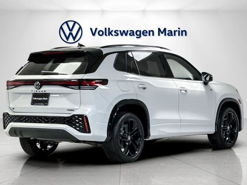 New 2026 Volkswagen Tiguan SE R-Line image 5