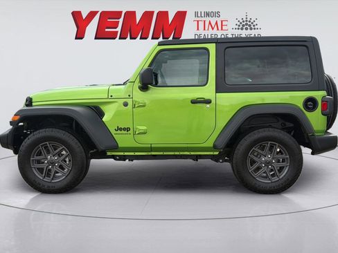 Used 2025 Jeep Wrangler Sport image 5
