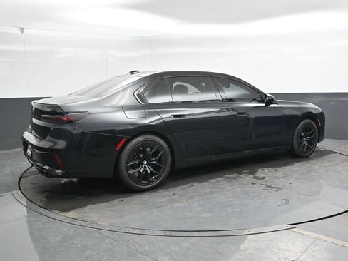 Used 2023 BMW 760i xDrive w/ Executive Package AWD/4WD image 4