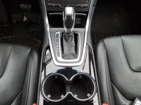 Used 2018 Ford Edge Titanium image 20