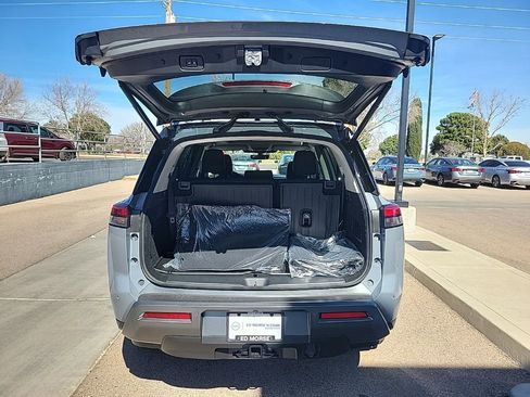 New 2026 Nissan Pathfinder Platinum image 13