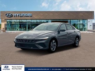 Used 2025 Hyundai Elantra Sport video 1