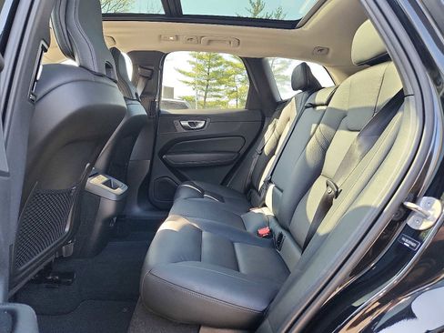 Used 2024 Volvo XC60 B5 Plus w/ Protection Package Premier AWD/4WD image 10