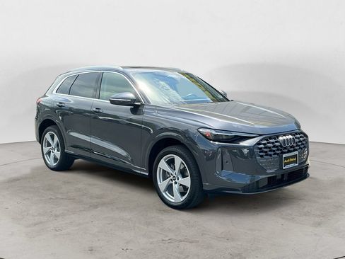 Used 2025 Audi Q5 Premium Plus AWD/4WD image 3