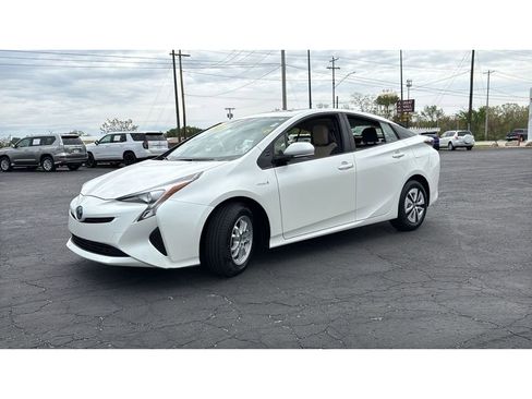 Used 2016 Toyota Prius Four w/ Advanced Technology Package FWD image 3